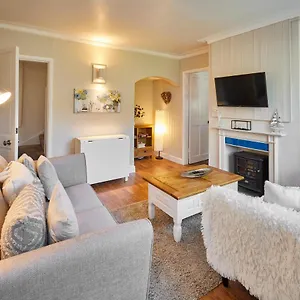  Holiday home Host & - Hope